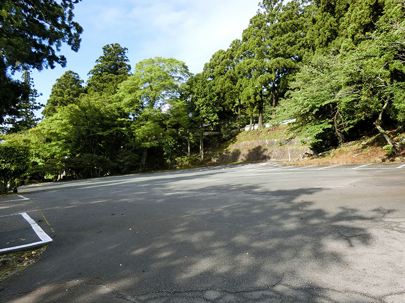 金剛證寺の駐車場