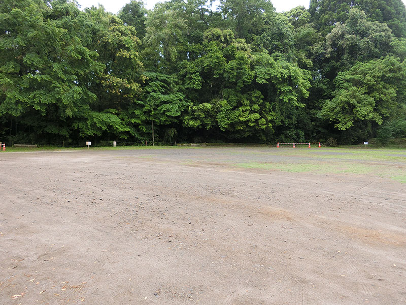 霧島岑神社の駐車場
