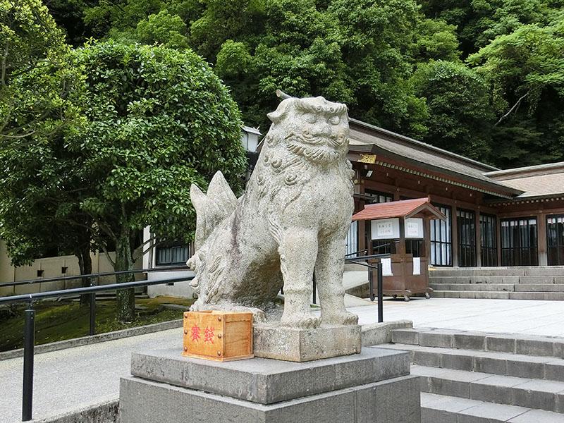 鹿児島県護国神社の狛犬