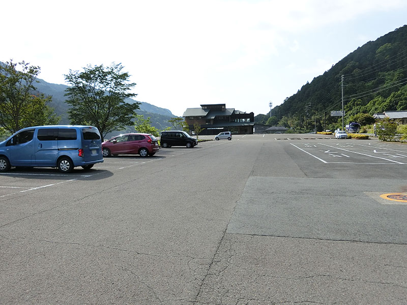 大門坂の駐車場