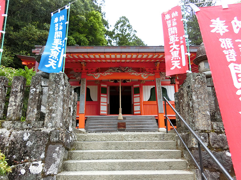青岸渡寺の大黒天堂
