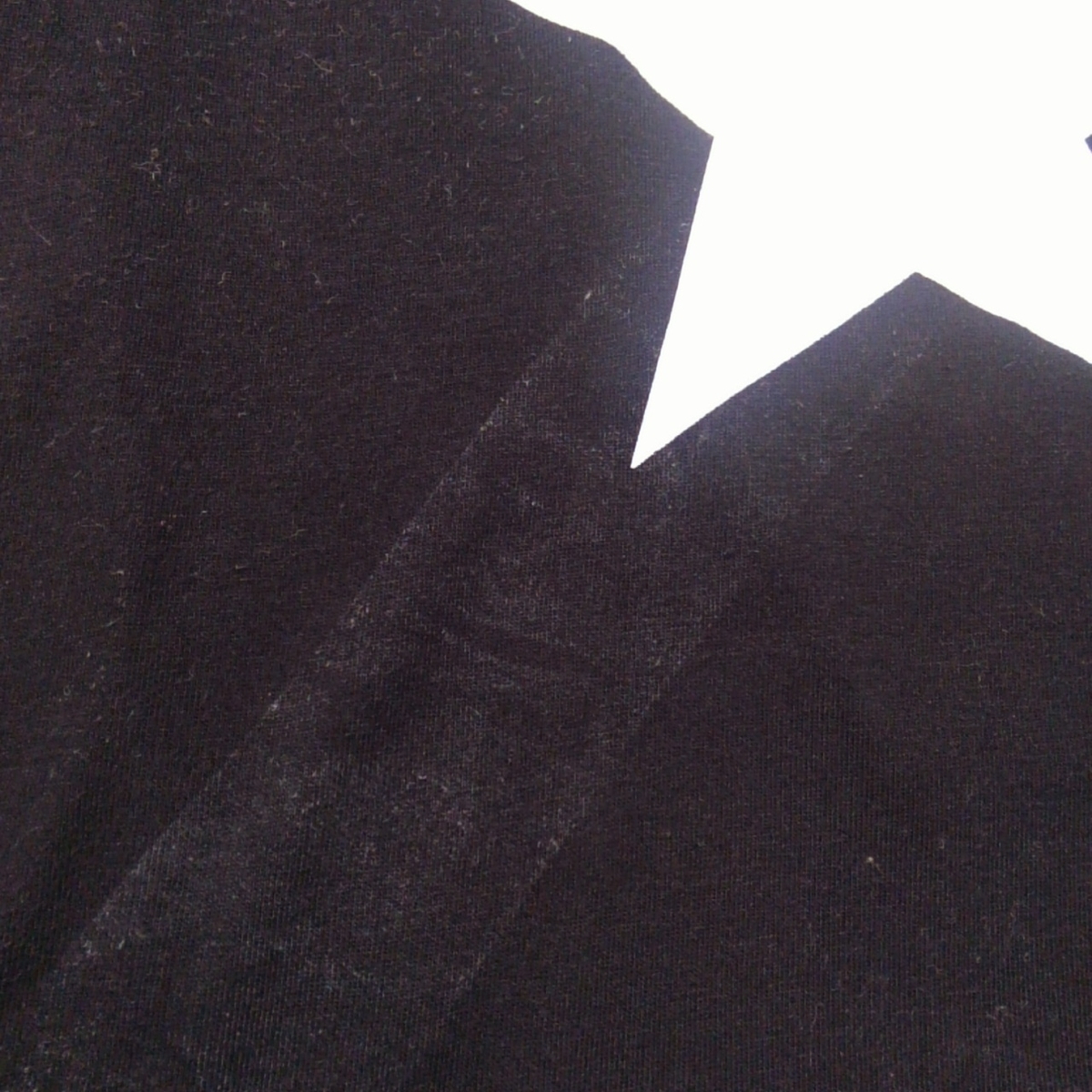 服についたガムテープ