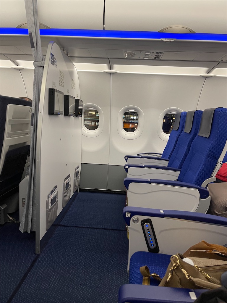 ANAマイル消費旅day2 全日空 ANA670 長崎→羽田 エコノミー