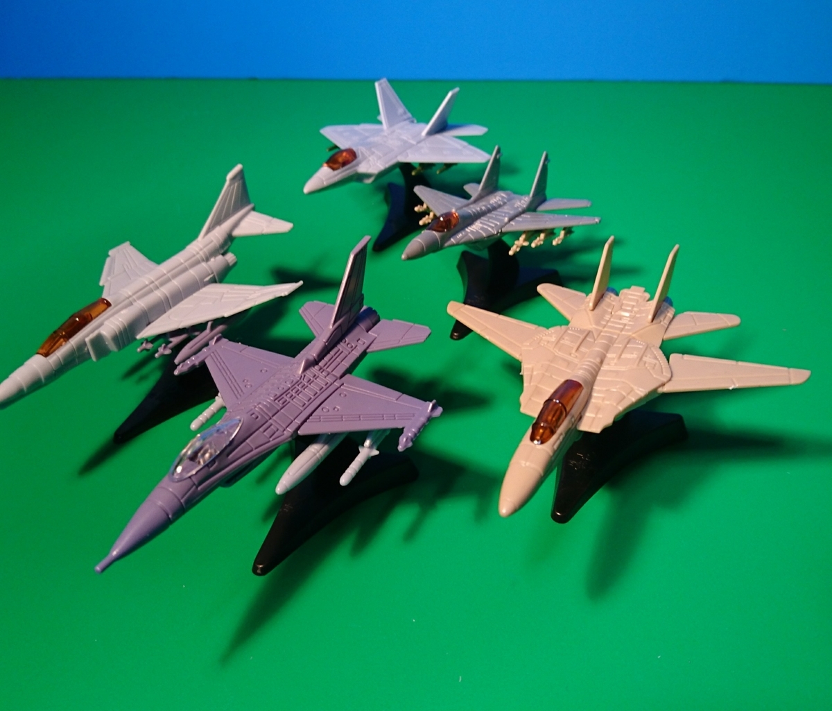 エルエス　戦闘機模型　まとめ売り KBウィングス F-35A ステルスモード 1/72 完成品 □ おもちゃ 飛行機