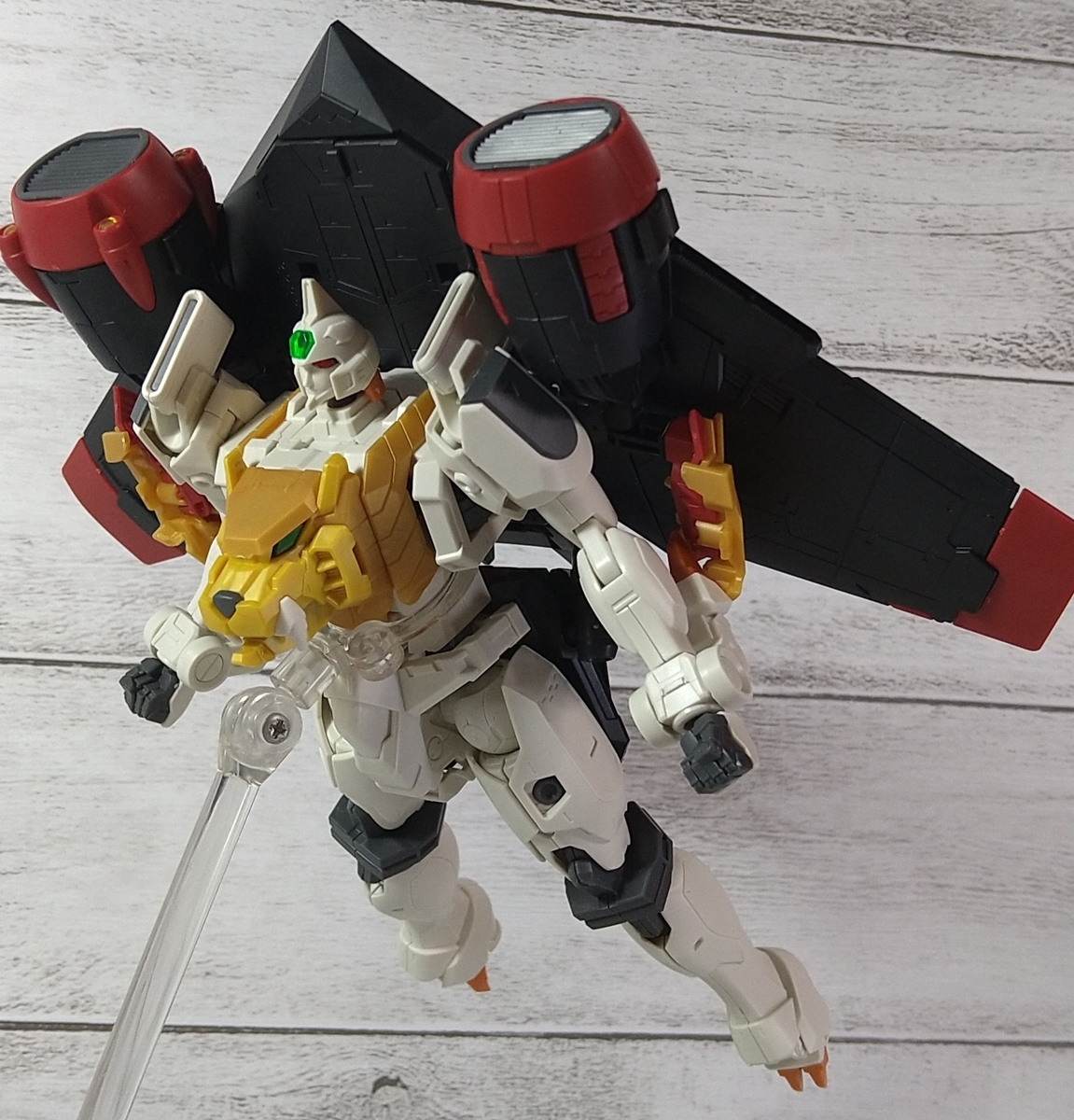 組み立て要注意！！まさかの金属使用！バンダイのプラモデル史上