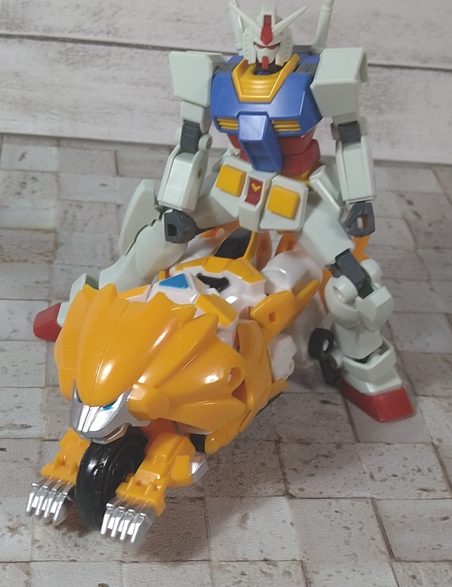 チープトイ界の勇者ロボ！ 辰巳屋 武装変形 出動！！ ロボセイバーズ