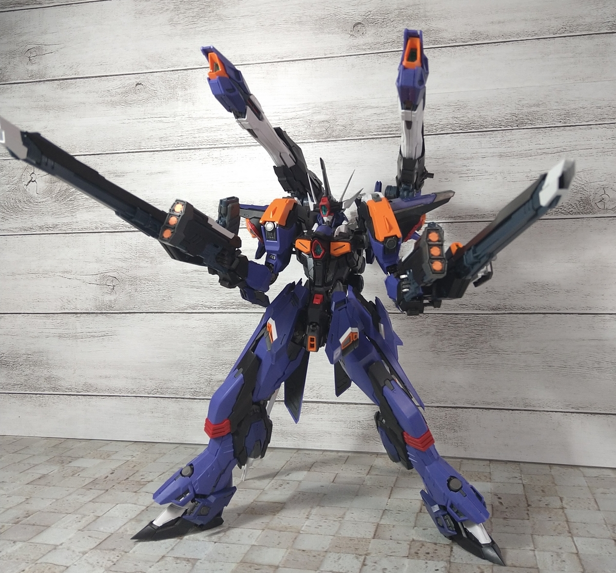 あれはガンダム？いや、中国オリジナルだ！！豪華！合金使用率高し