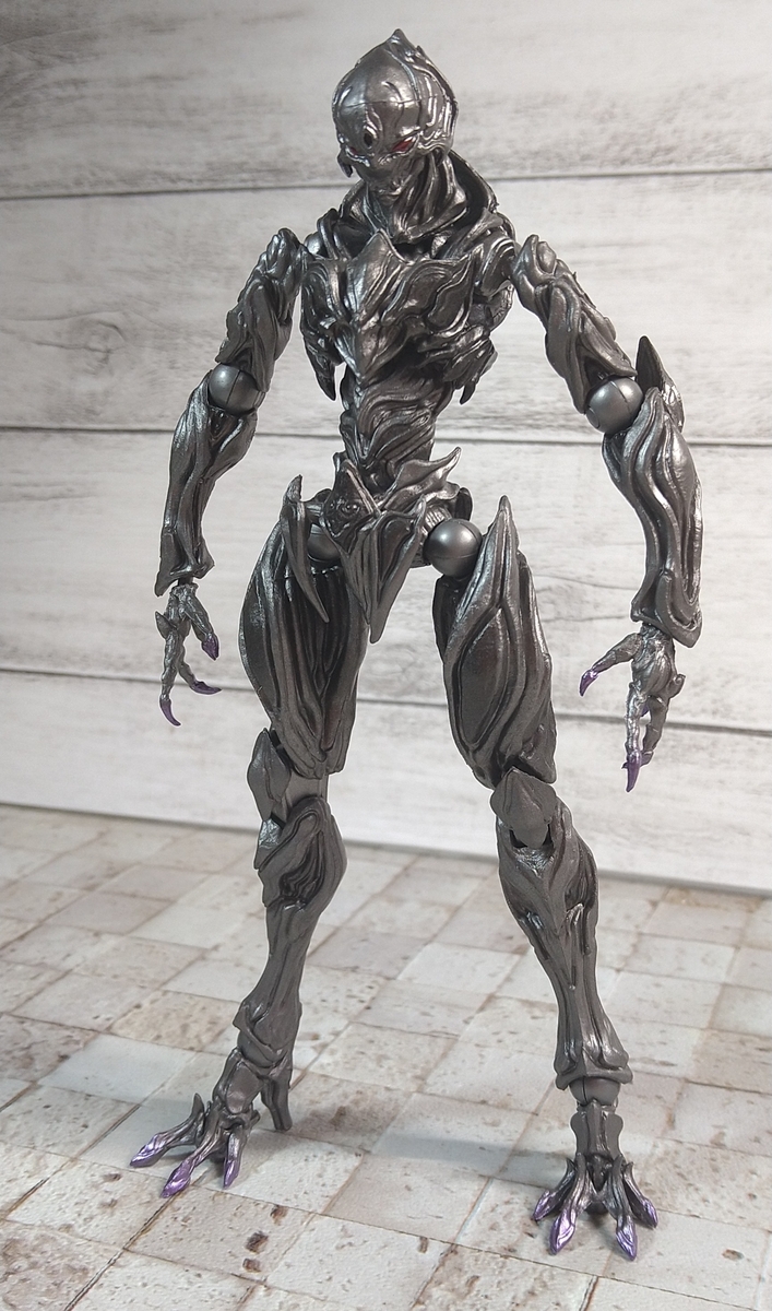 すごすぎる！驚愕！500円で18cmの超神造形のアクションフィギュアが手
