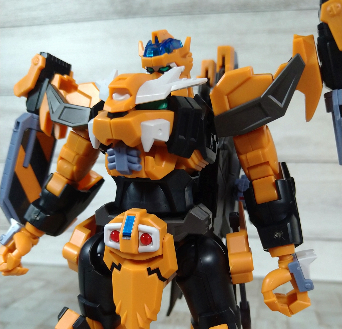 ヴァイスリッターとガンレオン ヴァイスリッター (HG) (プラモデル) - ホビーサーチ ガンプラ他