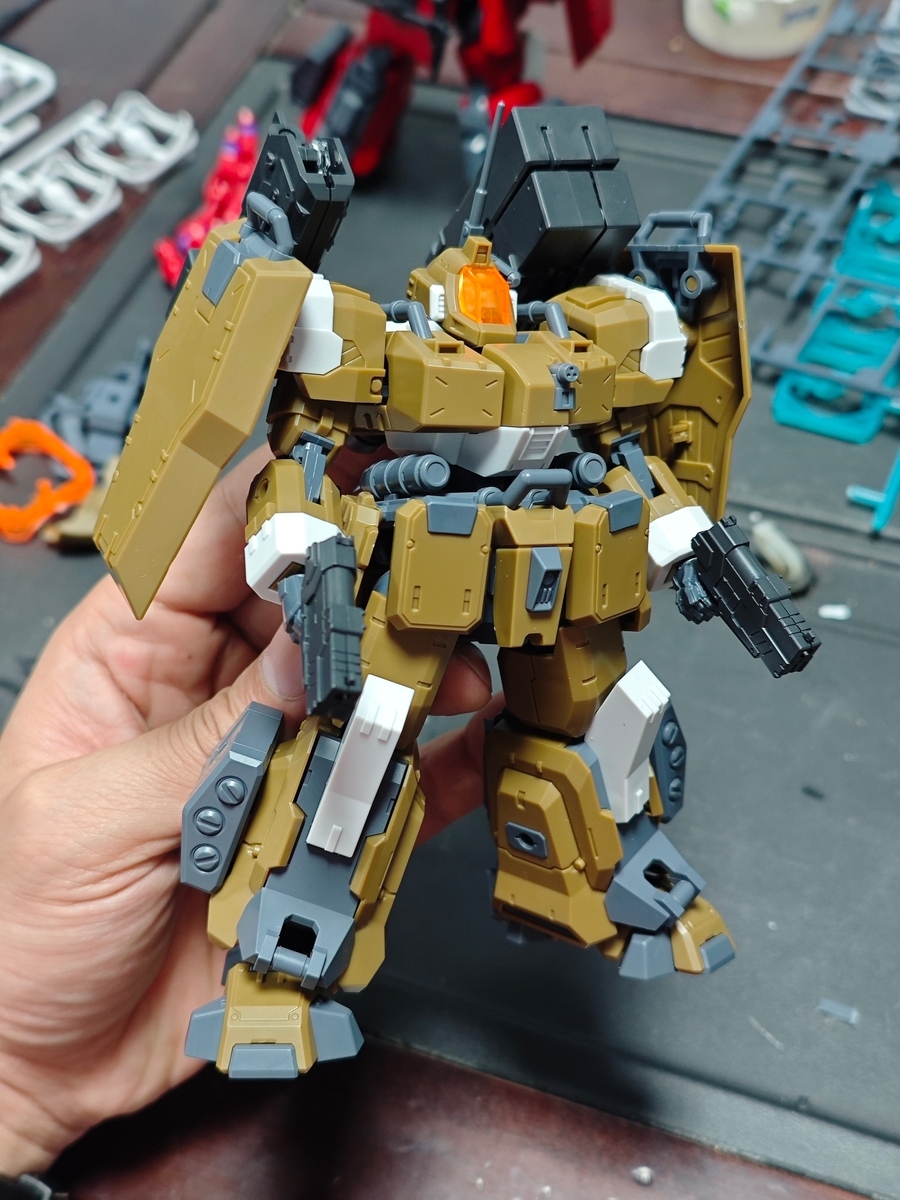 デザインが暴走する中国オリジナルロボット これはどう見てもスパロボ