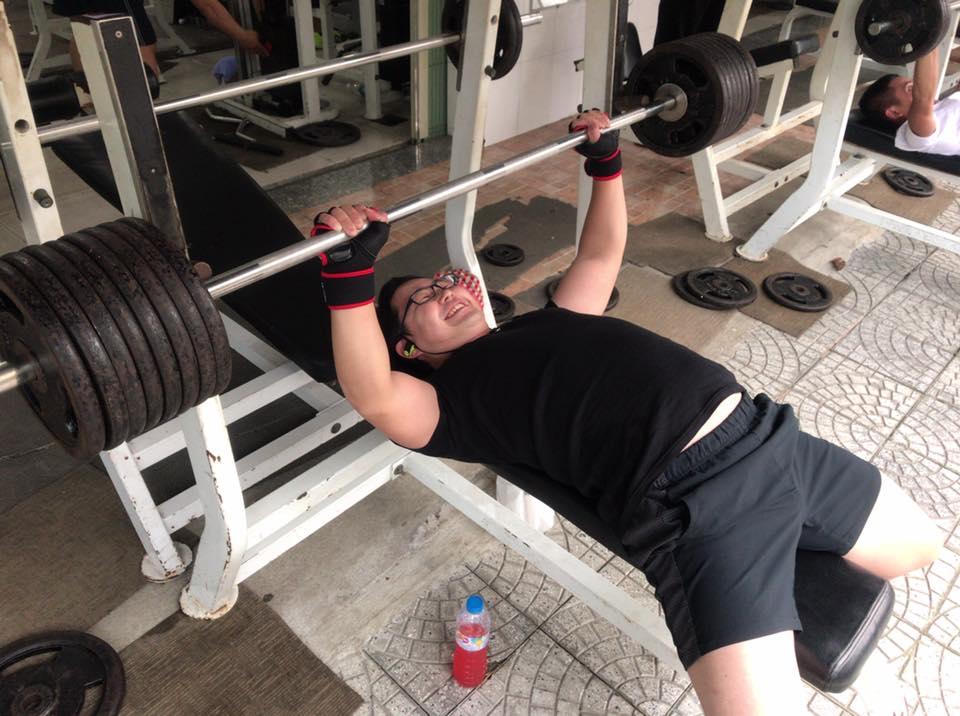 ベンチプレス 100kg 達成 ベトナム ダナン 筋トレ日記 ベンチプレス 100kg 達成 ベトナム ダナン 筋トレ日記