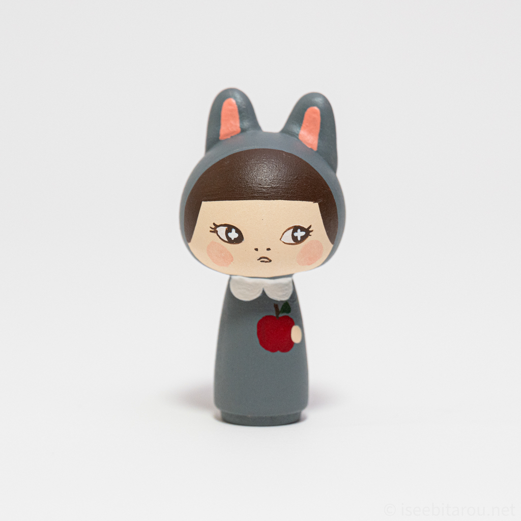 奈良美智展グッズ「miulaboこけし ネコちゃん」と「miulaboこけし