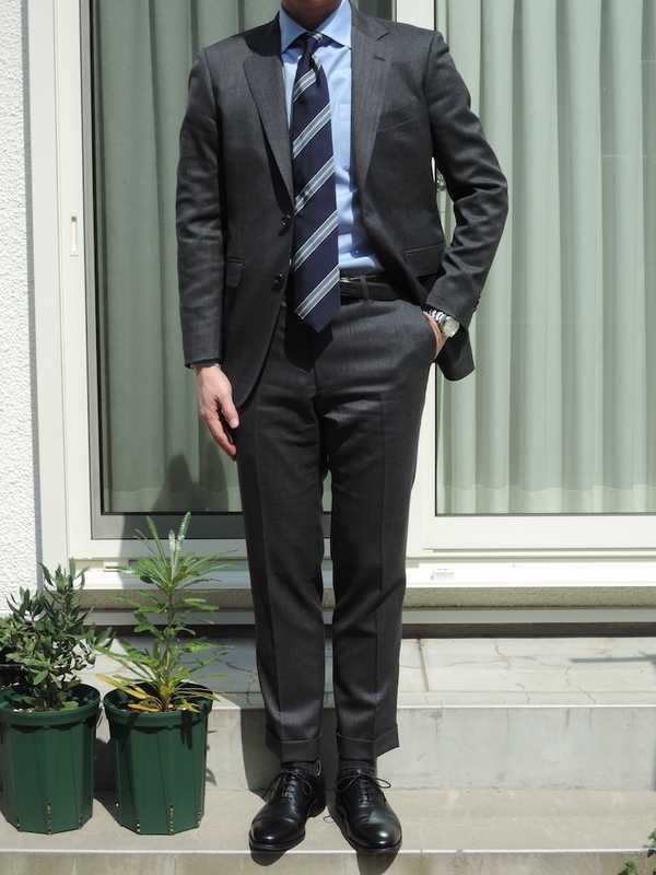 ユニクロのスーパーノンアイロンスリムフィットシャツのサイズ感と