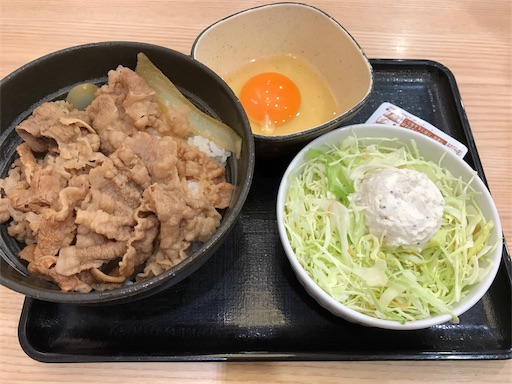 吉野家のコモサラセット ごはんめも