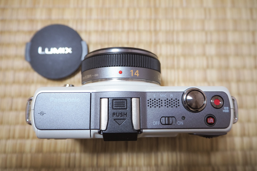 Panasonic LUMIX DMC GF2/ 14mm(良品) Panasonic LUMIX DMC GF2/ 14mm(良品)