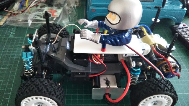 トラちゃん専用 MF-01Xベリーショートver.⑬ドライバー人形の搭載 - おーちゃん