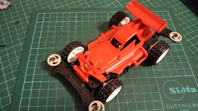 RCミニ四 Xotik 1/32 XOTIK】ミニ四駆!?手のひらサイズのRC登場！！ - YouTube
