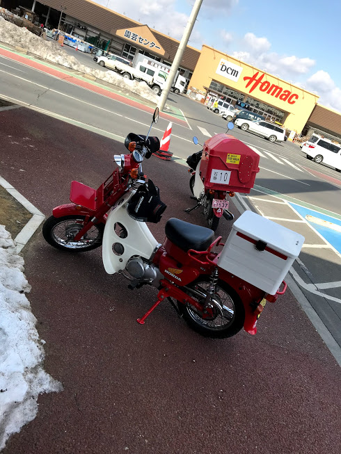 これはスーパーカブですか？ はい。郵政カブです。 - バイクとガレージ