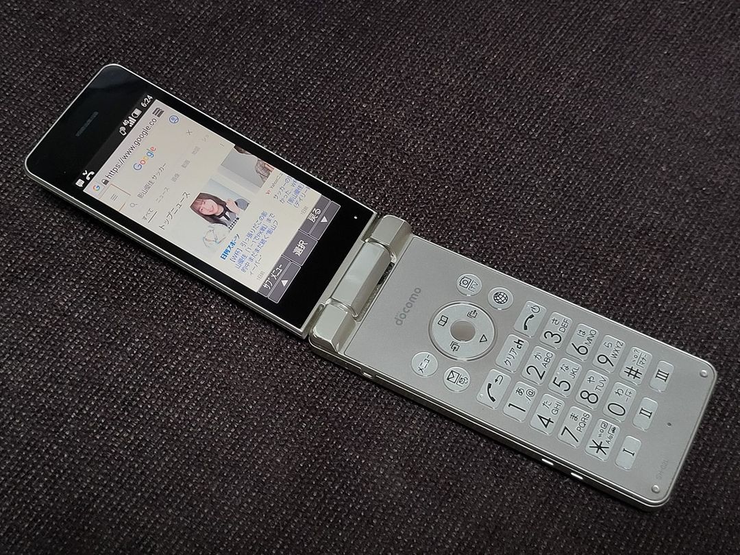 格安SIM】ahamoが使えるガラケー AQUOSケータイ SH-02L - 伊藤浩一の