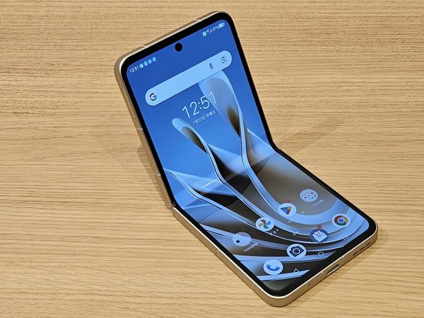 Libero Flip】9800円の激安折り畳みスマホを衝動買い。実用的で