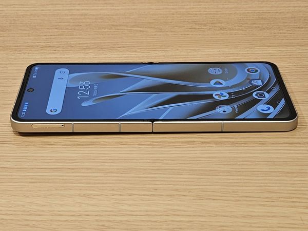 Libero Flip】9800円の激安折り畳みスマホを衝動買い。実用的で使い