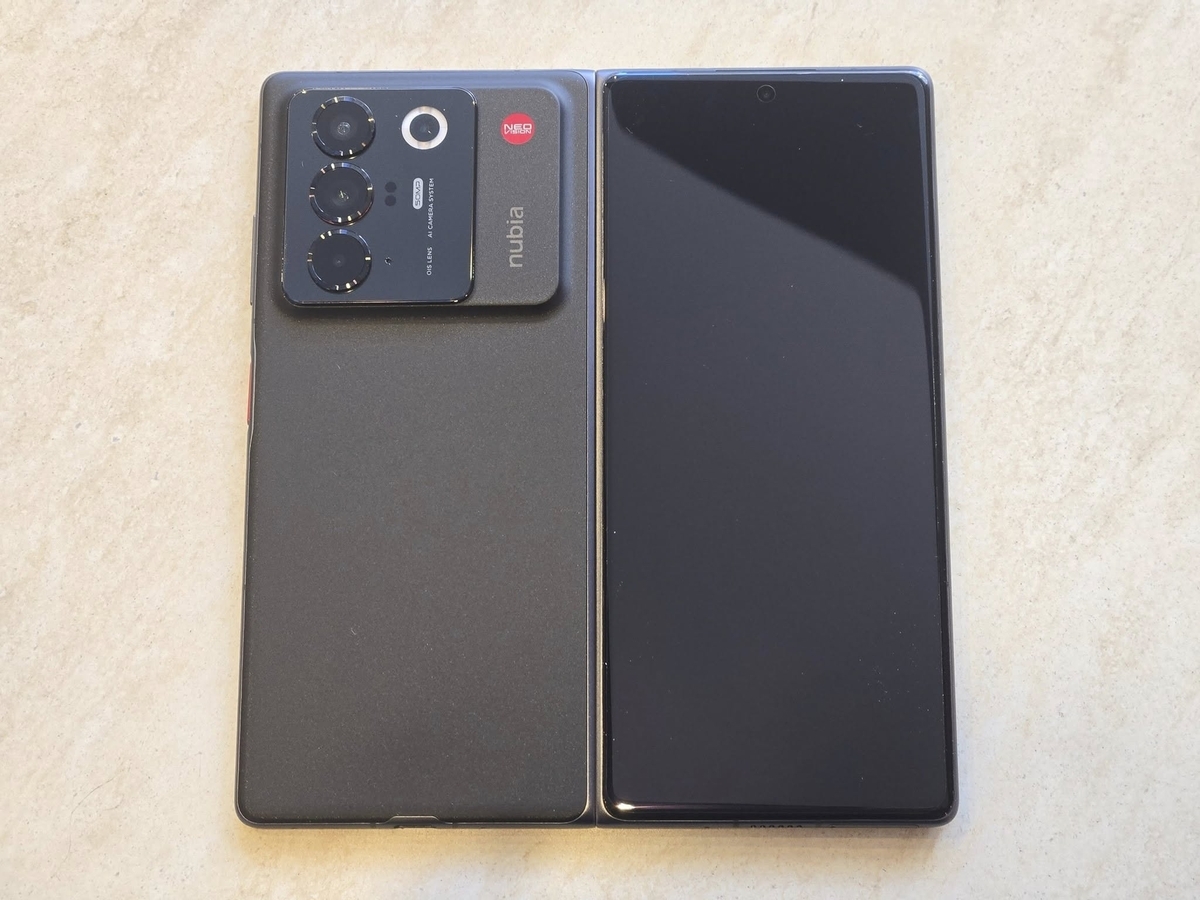 最安値な折り畳みスマホnubia Foldは高性能で満足度が高い - 伊藤浩一