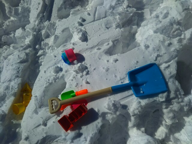 ゆるミニマリストの子連れで行く雪遊びの持ち物 必要最低限のモノだけで身軽に行こう ゆるラク シンプルライフ