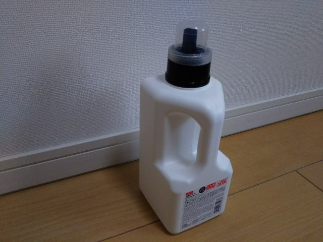 100均白黒 ダイソーで大容量 1 1l の白黒詰替えボトル発見 ゆるラク シンプルライフ 100均白黒 ダイソーで大容量 1 1l の白黒詰替えボトル発見 ゆるラク シンプルライフ