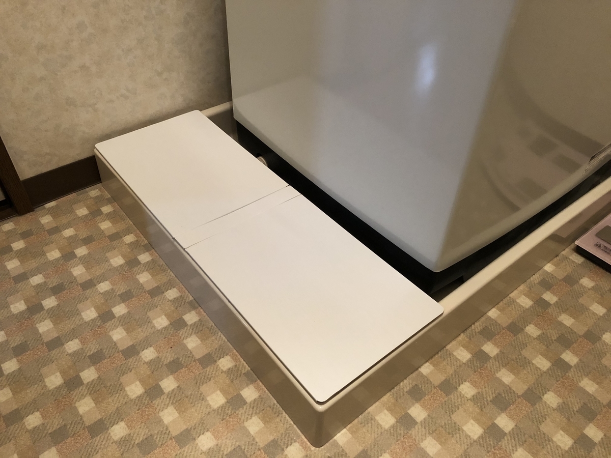 洗濯機置き場をプチdiy 100均用品で見た目スッキリ 収納アップ よんすたの散歩道 洗濯機置き場をプチdiy 100均用品で見た目スッキリ 収納アップ よんすたの散歩道