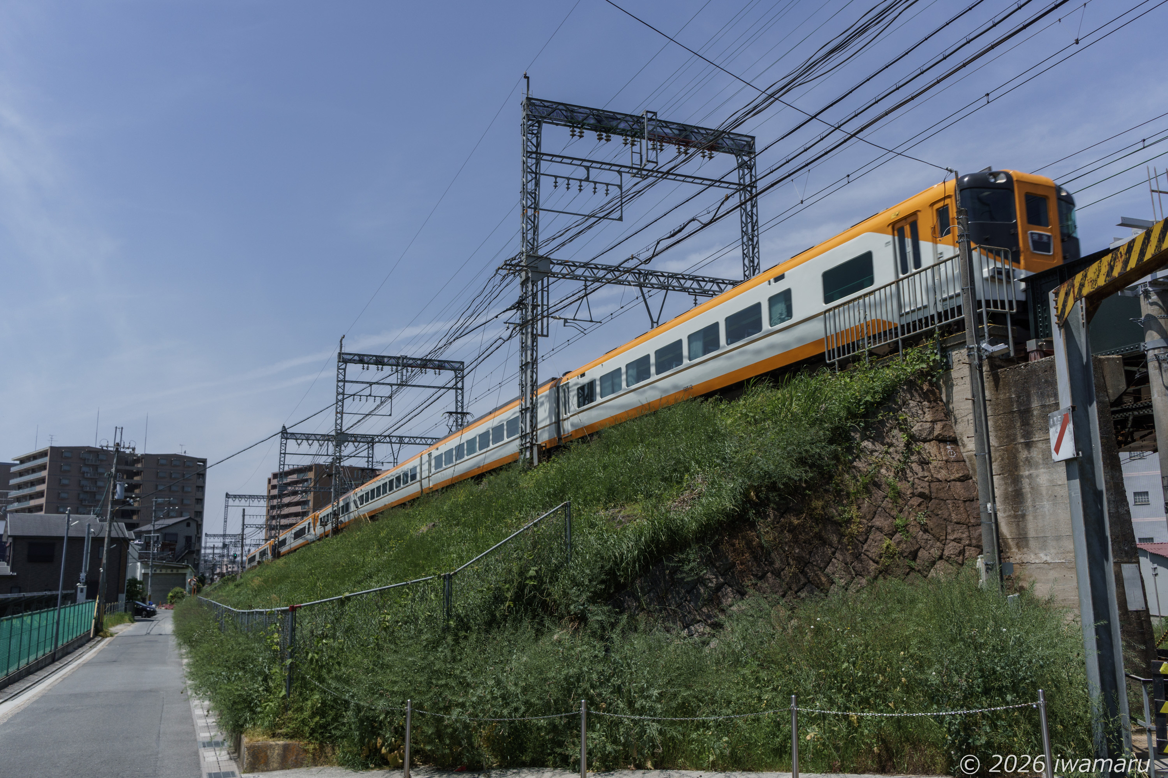 SONY α6500 と E 20mm F2.8 をいつもの道でテスト撮り - photoいろ メモリーズ