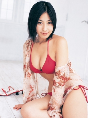 佐藤寛子水着画像