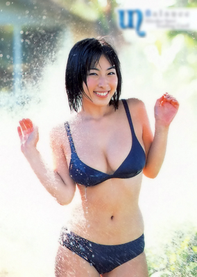 佐藤寛子水着画像