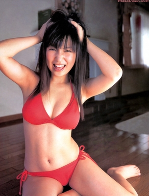 石井めぐる水着画像