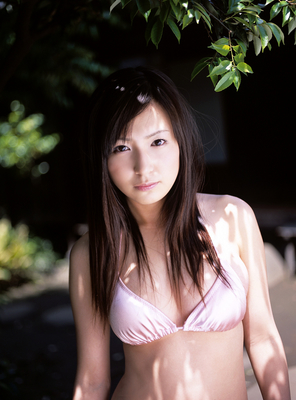 石井めぐる水着画像