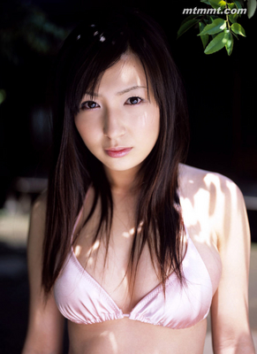 石井めぐる水着画像