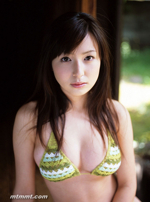 石井めぐる水着画像