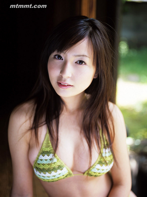 石井めぐる水着画像