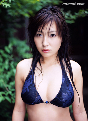 石井めぐる水着画像