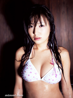 石井めぐる水着画像