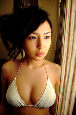 石井めぐる水着画像