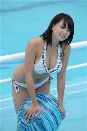 篠崎愛