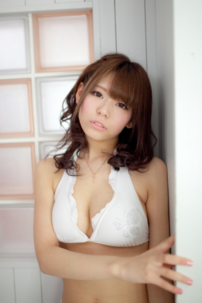 小日向結衣水着画像