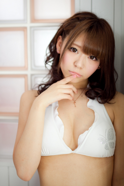 小日向結衣水着画像