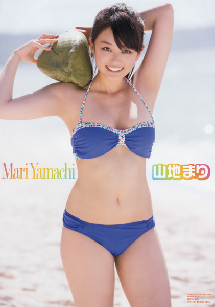 山地まり水着画像