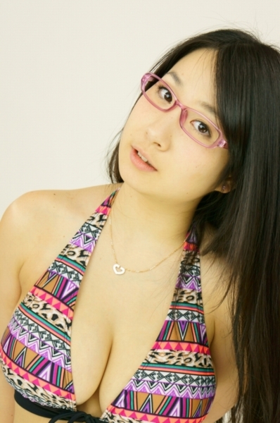 桐山瑠衣水着画像