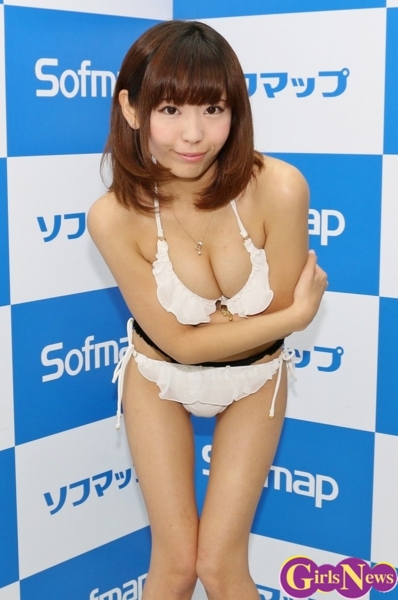 小日向結衣水着画像