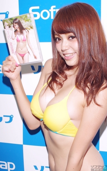 小間千代水着画像