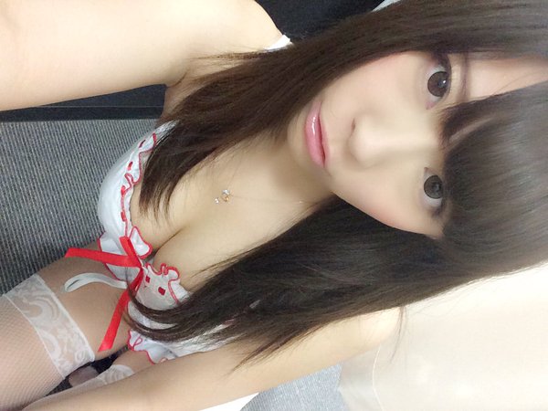 小日向結衣水着画像