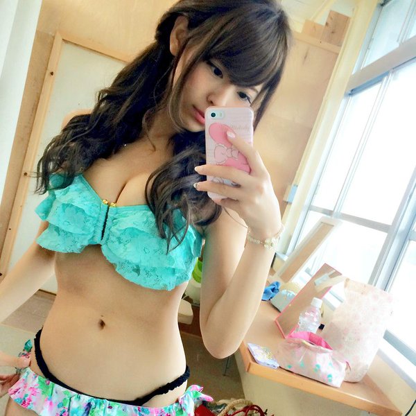 小日向結衣水着画像