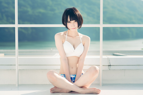つぶら水着画像